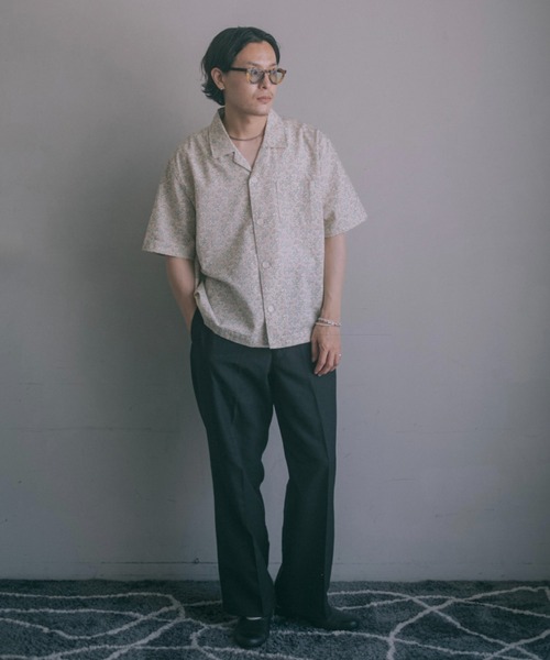 INTER FACTORY（インターファクトリー）の「2/9号室（かおこ&ひろと） - Open collar shirt（small floral pattern） / オープンカラーシャツ （柄：小花）　made in INTER FACTORY（シャツ/ブラウス・メンズ・グリーン/ピンク・MEDIUM/LARGE）」の4枚目の写真