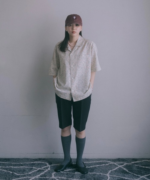 INTER FACTORY（インターファクトリー）の「2/9号室（かおこ&ひろと） - Open collar shirt（small floral pattern） / オープンカラーシャツ （柄：小花）　made in INTER FACTORY（シャツ/ブラウス・メンズ・グリーン/ピンク・MEDIUM/LARGE）」の9枚目の写真