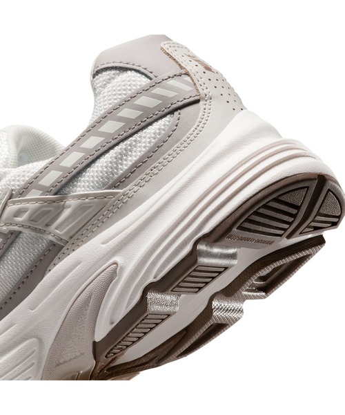 NIKE（ナイキ）の「ナイキ NIKE ナイキ イニシエーター（スニーカー・レディース・サンドグレー・23.5cm/24.5cm/25.5cm/23.0cm/24.0cm/25.0cm/26.0cm）」の7枚目の写真