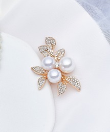 ALLURELLE（アリュレル）の「【ALLURELLE】選べるバリエーション リボン フラワー パール モチーフブローチ 結婚式 二次会 パーティー フォーマル オケージョン セレモニー KNF-TP（ブローチ/コサージュ）」