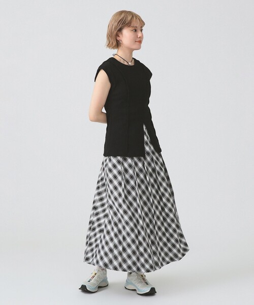 Ray BEAMS(レイビームス)の「リブ フロント スリット ノースリーブ カットソー(Tシャツ/カットソー・レディース・ブラック/ホワイト/レッド・ONE SIZE)」の8枚目の写真