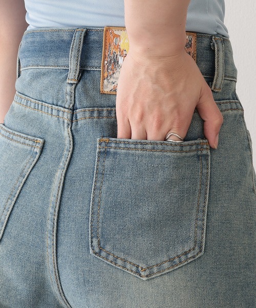 Lace Ladies(レースレディース)の「ウォッシュ加工 ハイウエスト フレア デニム ショートパンツ(デニムパンツ・レディース・ブルー・XL/L/M/S)」の13枚目の写真