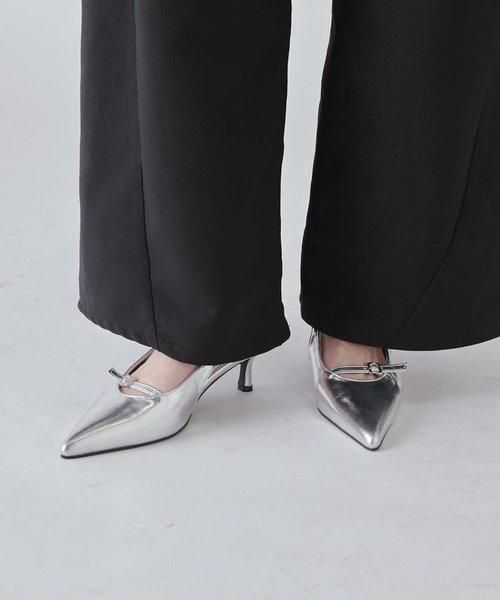 Lui's（ルイス）の「スリングバックストラップミュール（パンプス・レディース・ブラック/シルバー・23.5/24.5）」の8枚目の写真