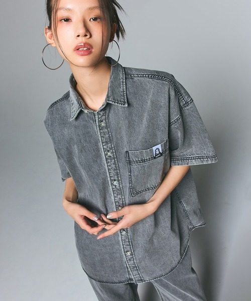 X-girl エックスガール FACE DENIM S/S SHIRT X-girl フェイス ロゴ デニム 半袖 シャツ 105233014002 23SUMMER / ※ X-girl エックスガール FACE DENIM S/S SHIRT フェイス ロゴ