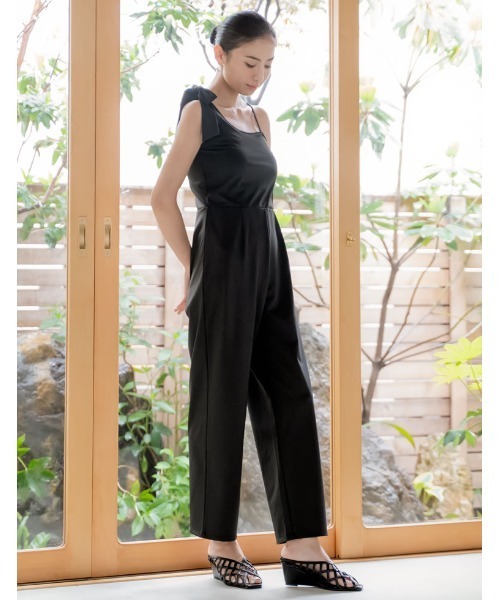 Re:EDIT（リエディ）の「[UVカット][接触冷感][速乾][水陸両用][DAILY SWIM][低身長/高身長サイズ有]ラッシュガードカップ付きアシンメトリーリボンオールインワン[返品交換不可]（水着・レディース・ブラウン/ブラック/グレイッシュベージュ・SHORT/MEDIUM/TALL/LARGE）」の4枚目の写真