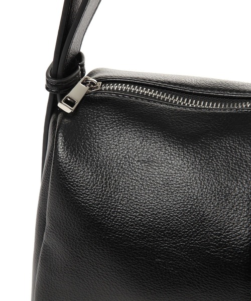 LAKOLE（ラコレ）の「フェイクレザーソフトスクエアショルダーバッグ / 496897（ショルダーバッグ・レディース・ベージュ/オフホワイト/ブラック・FREE）」の8枚目の写真