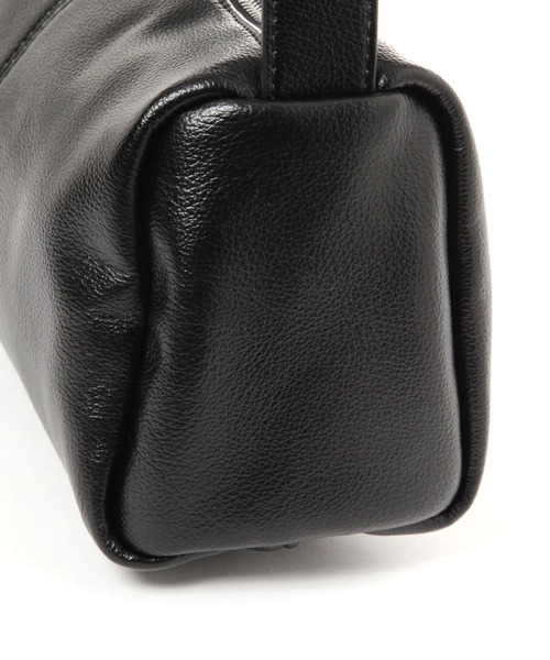 LAKOLE（ラコレ）の「フェイクレザーソフトスクエアショルダーバッグ / 496897（ショルダーバッグ・レディース・ベージュ/オフホワイト/ブラック・FREE）」の9枚目の写真