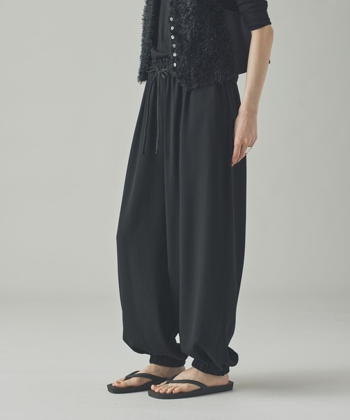 新品✨未使用✨カレンソロジー Curensology ストレッチ Gジャン 黒 Curensology(カレンソロジー)/ジョーゼットパンツ（その他パンツ