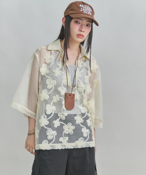 MIRROR STOKE(ミラーストーク)の「【ZOZO限定】FLOWER MESH TOPS/フラワーメッシュトップス(シャツ/ブラウス・レディース・ブラック/アイボリー・MEDIUM)」の3枚目の写真