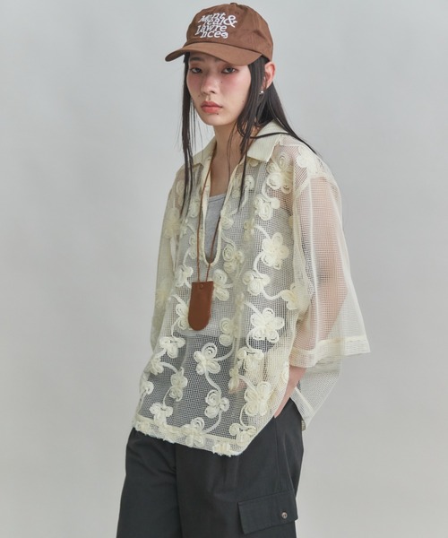 MIRROR STOKE(ミラーストーク)の「【ZOZO限定】FLOWER MESH TOPS/フラワーメッシュトップス(シャツ/ブラウス・レディース・ブラック/アイボリー・MEDIUM)」の4枚目の写真