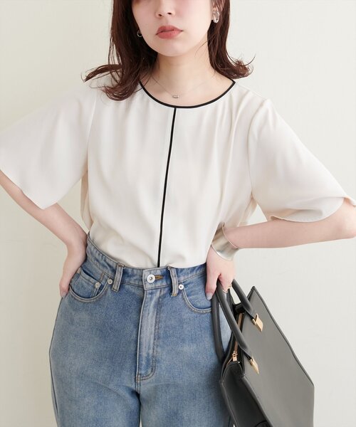 natural couture(ナチュラルクチュール)の「バイカラーフレア袖ブラウス(シャツ/ブラウス・レディース・ネイビー/ミント/ピンクベージュ/チャコールグレー/オフホワイト・FREE)」の2枚目の写真