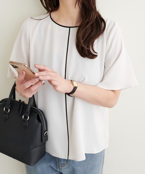 natural couture(ナチュラルクチュール)の「バイカラーフレア袖ブラウス(シャツ/ブラウス・レディース・ネイビー/ミント/ピンクベージュ/チャコールグレー/オフホワイト・FREE)」の11枚目の写真