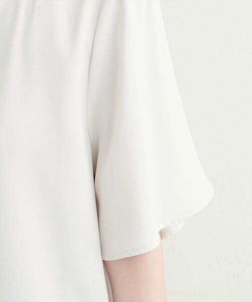 natural couture(ナチュラルクチュール)の「バイカラーフレア袖ブラウス(シャツ/ブラウス・レディース・ネイビー/ミント/ピンクベージュ/チャコールグレー/オフホワイト・FREE)」の21枚目の写真
