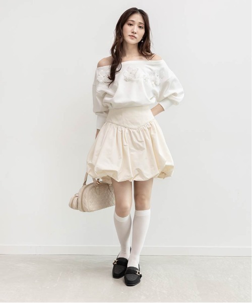 RANDA（ランダ）の「フラワーオフショルスウェット（Tシャツ/カットソー・レディース・ベージュ/ホワイト/グレー・FREE/FT）」の16枚目の写真