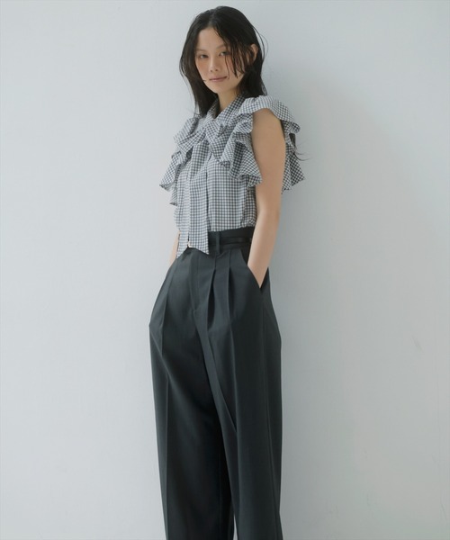 AND COUTURE(アンドクチュール)の「ギンガムサッカーフリルブラウス(シャツ/ブラウス・レディース・ブルー系その他/ブラック系その他/グリーン系その他・FREE)」の8枚目の写真