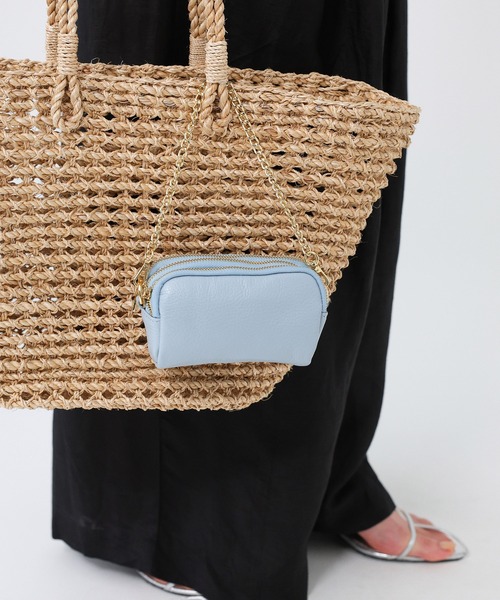 AULENTTI(オウレンティ)の「【AULENTTI】ジップポシェット(ショルダーバッグ・レディース・シルバーグレー/サックスブルー/ライトベージュ・FREE)」の4枚目の写真