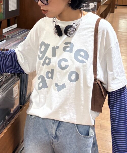 CIAOPANIC TYPY（チャオパニックティピー）の「【UNISEX】レイヤードボーダーロゴロンTEE（Tシャツ/カットソー・レディース・グレー/ブラウン/ライトグレー/ホワイト・LARGE/MEDIUM）」の6枚目の写真