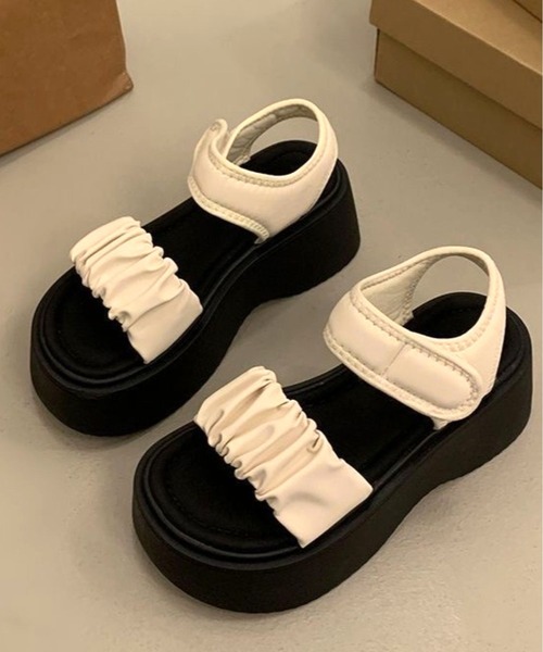 CANVAS+(キャンバスプラス)の「【CANVAS+】シュシュ厚底サンダル(サンダル・レディース・アイボリー/ブラック・24.5/24/23.5)」の6枚目の写真