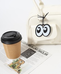 crossi（クロッシー）の「ハートになったおめめモチーフチャームハート目チャーム フェイクレザー 遊び心アクセント（チャーム）」