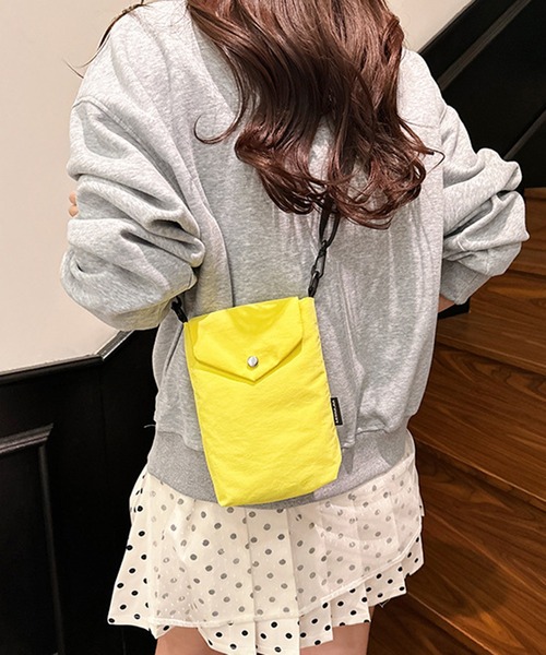 SETUP7(セットアップセブン)の「【SETUP7】シンプルミニサコッシュ KNF146 ミニショルダー スマホショルダー 撥水 ウォータープルーフ(ショルダーバッグ・レディース・イエロー/ホワイト/ブラック/カーキ・FREE)」の4枚目の写真