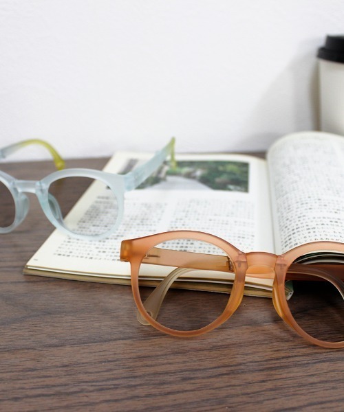 salle de bal（サルデバル）の「【 Calmo Gumi / カルモグミ 】折りたたみ調光サングラス ボストン型　PDI（サングラス・レディース・オレンジ/グリーン/ブラック/ブルー・FREE）」の4枚目の写真