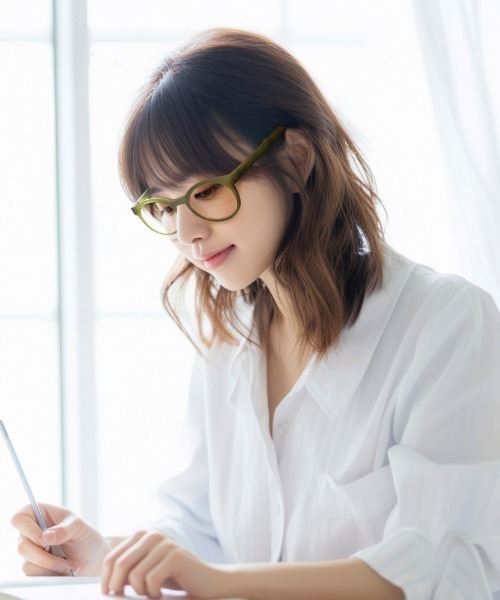 salle de bal（サルデバル）の「【 Calmo Gumi / カルモグミ 】折りたたみ調光サングラス ボストン型　PDI（サングラス・レディース・オレンジ/グリーン/ブラック/ブルー・FREE）」の2枚目の写真