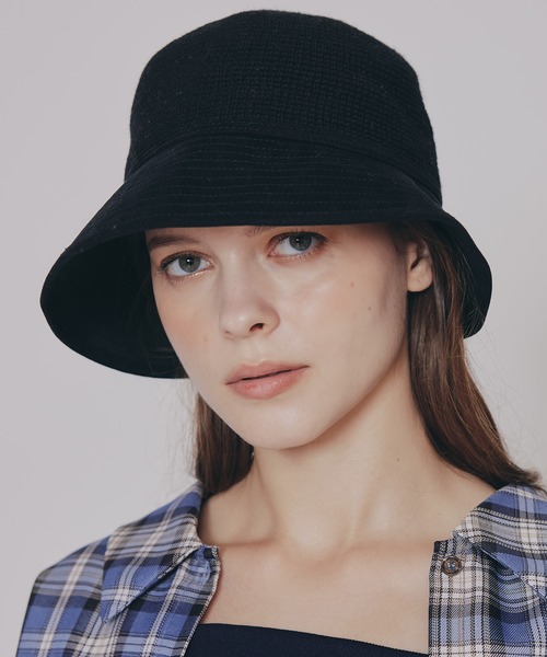 REDYAZEL（レディアゼル）の「バックベルトバケットハット（ハット・レディース・レッド/ブラック/チャコールグレー・FREE）」の2枚目の写真