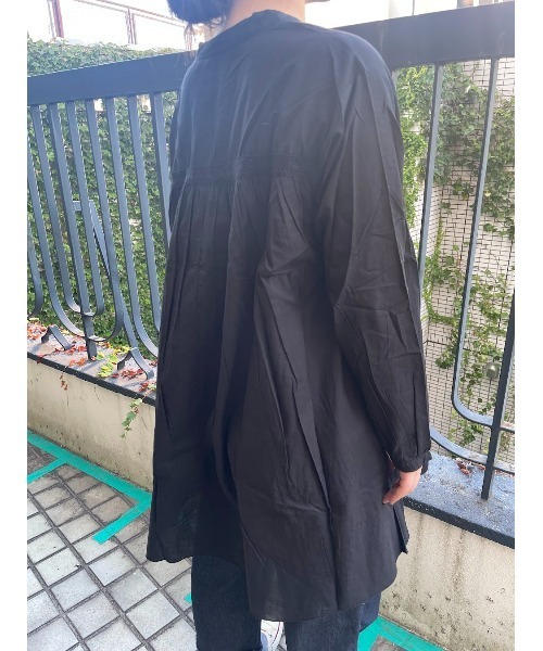 Rydia(リディア)の「ピンタックラウンドブラウス(Tシャツ/カットソー・レディース・ブラック/ベージュ/マスタード・M)」の15枚目の写真