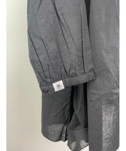 Rydia(リディア)の「ピンタックラウンドブラウス(Tシャツ/カットソー・レディース・ブラック/ベージュ/マスタード・M)」の14枚目の写真