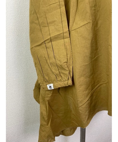 Rydia(リディア)の「ピンタックラウンドブラウス(Tシャツ/カットソー・レディース・ブラック/ベージュ/マスタード・M)」の7枚目の写真