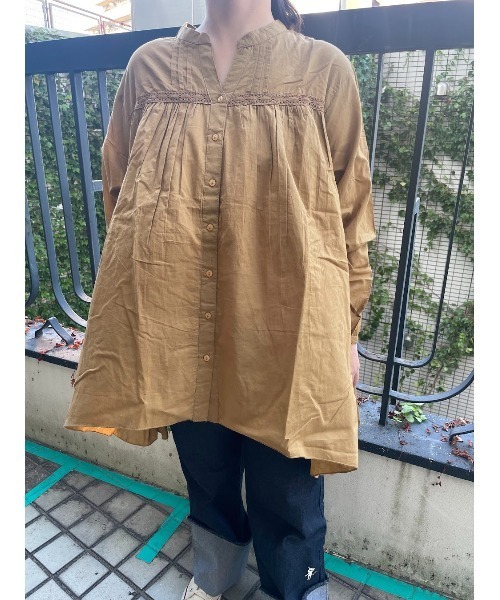 Rydia(リディア)の「ピンタックラウンドブラウス(Tシャツ/カットソー・レディース・ブラック/ベージュ/マスタード・M)」の8枚目の写真