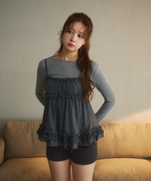 TITTY&CO.(ティティーアンドコー)の「ロンTフリルキャミセット(Tシャツ/カットソー・レディース・ラベンダー/チャコールグレー/グレー・FREE)」の2枚目の写真