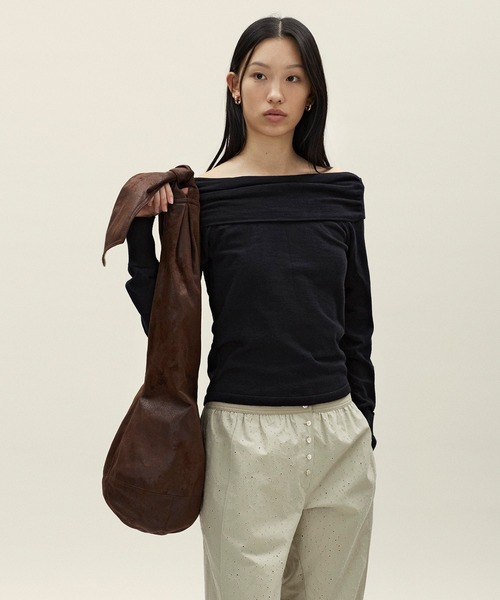anggae（アンゲ）の「anggae/アンゲ  TIED COCOON SAC 光沢 ショルダーバッグ（ショルダーバッグ・レディース・ブラック/ブラウン・FREE）」の9枚目の写真