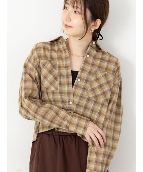 Te chichi TERRASSE(テチチテラス)の「アソートクロップドシャツ(シャツ/ブラウス・レディース・オフホワイト/ネイビー/ブルー/ベージュ・F)」の3枚目の写真