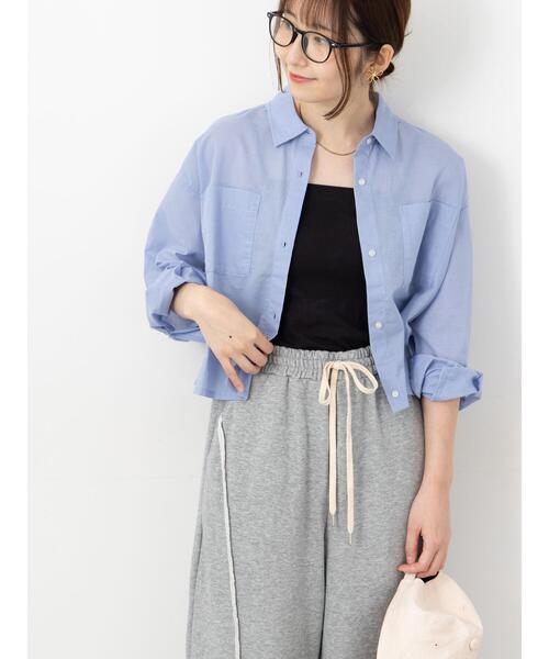 Te chichi TERRASSE(テチチテラス)の「アソートクロップドシャツ(シャツ/ブラウス・レディース・オフホワイト/ネイビー/ブルー/ベージュ・F)」の4枚目の写真