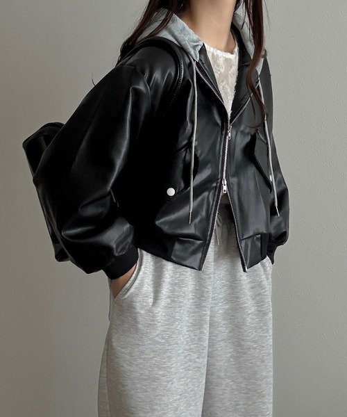 Cham.（チャム）の「ダブルジップフェイクレザージャケット（ブルゾン・レディース・ブラック・F）」の4枚目の写真