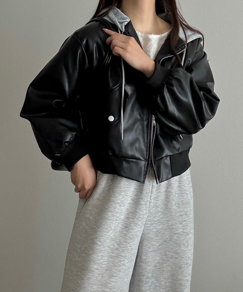 Cham.（チャム）の「ダブルジップフェイクレザージャケット（ブルゾン・レディース・ブラック・F）」の5枚目の写真