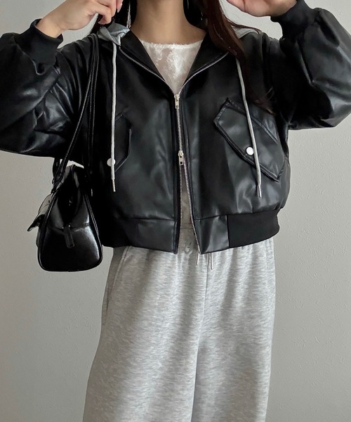 Cham.（チャム）の「ダブルジップフェイクレザージャケット（ブルゾン・レディース・ブラック・F）」の7枚目の写真