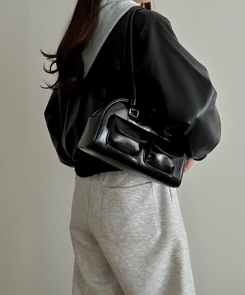 Cham.（チャム）の「ダブルジップフェイクレザージャケット（ブルゾン・レディース・ブラック・F）」の8枚目の写真