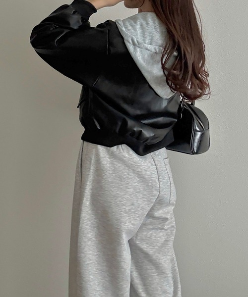 Cham.（チャム）の「ダブルジップフェイクレザージャケット（ブルゾン・レディース・ブラック・F）」の2枚目の写真