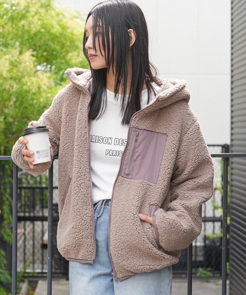 mili an deni(ミリアンデニ)の「ボア素材フーディジップアップブルゾン(ブルゾン・レディース・ブラック/アイボリー/モカ・M)」の3枚目の写真