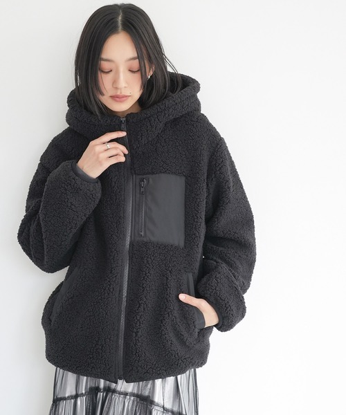 mili an deni(ミリアンデニ)の「ボア素材フーディジップアップブルゾン(ブルゾン・レディース・ブラック/アイボリー/モカ・M)」の21枚目の写真