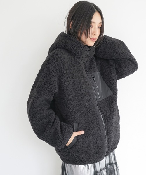 mili an deni(ミリアンデニ)の「ボア素材フーディジップアップブルゾン(ブルゾン・レディース・ブラック/アイボリー/モカ・M)」の20枚目の写真