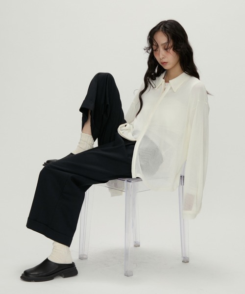 NUJOH(ヌゾ)の「Wide Tuck Straight Pants /ワイドタックストレートパンツ(その他パンツ・レディース・ホワイト/ベージュ/ネイビー・SMALL/MEDIUM)」の3枚目の写真