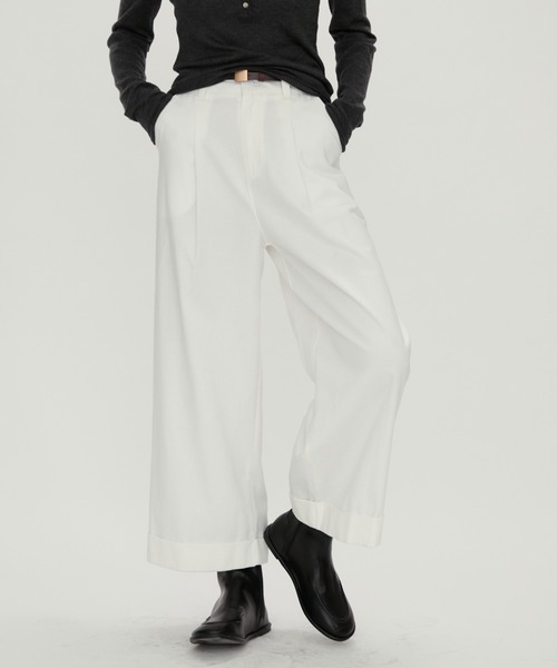NUJOH(ヌゾ)の「Wide Tuck Straight Pants /ワイドタックストレートパンツ(その他パンツ・レディース・ホワイト/ベージュ/ネイビー・SMALL/MEDIUM)」の8枚目の写真