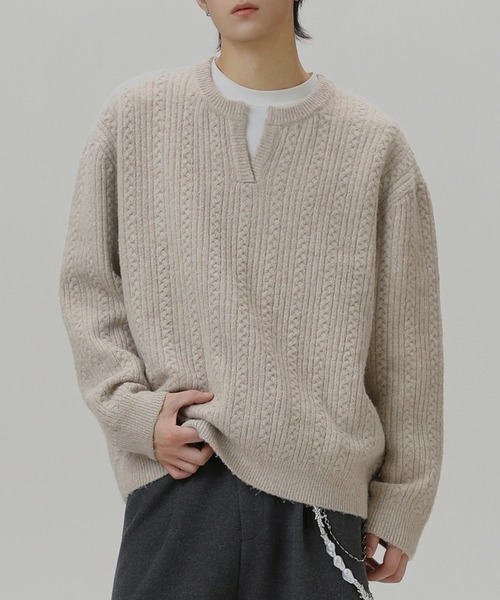 TOBEE（トゥビー）の「【TOBEE】ヘンリーネックニット セーター/オーバーサイズ ニットポロ（ニット/セーター・メンズ・ダークグレー/オフホワイト/ブラック・MEDIUM/LARGE/X-LARGE）」の4枚目の写真