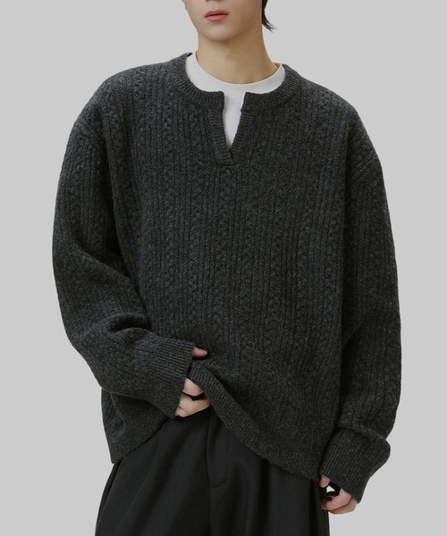 TOBEE（トゥビー）の「【TOBEE】ヘンリーネックニット セーター/オーバーサイズ ニットポロ（ニット/セーター・メンズ・ダークグレー/オフホワイト/ブラック・MEDIUM/LARGE/X-LARGE）」の14枚目の写真