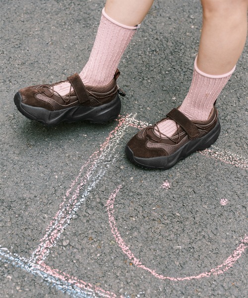 ROCKFISH WEATHERWEAR(ロックフィッシュウェザーウェア)の「BRYN VELCRO SENAKERS V2(スニーカー・レディース・シルバー/ブラック/ブラウン/チャコール/シルバー系その他・23.0cm/23.5cm/24.0cm/24.5cm/25.0cm)」の17枚目の写真