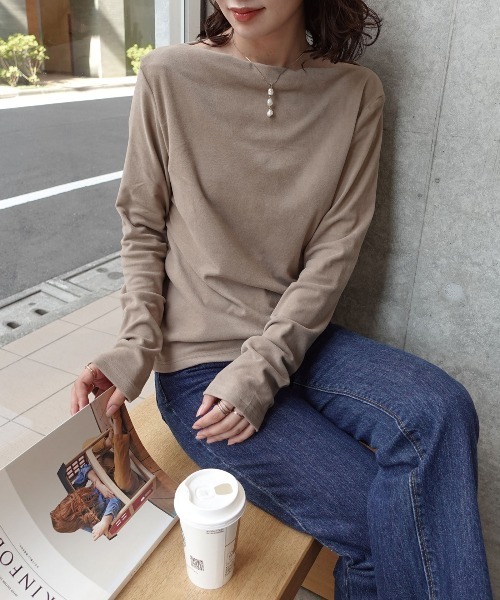 CORNERS(コーナーズ)の「マットベロアボートネックトップス(Tシャツ/カットソー・レディース・ブラウン/ブラック/アイボリー/グレイッシュベージュ・M)」の4枚目の写真