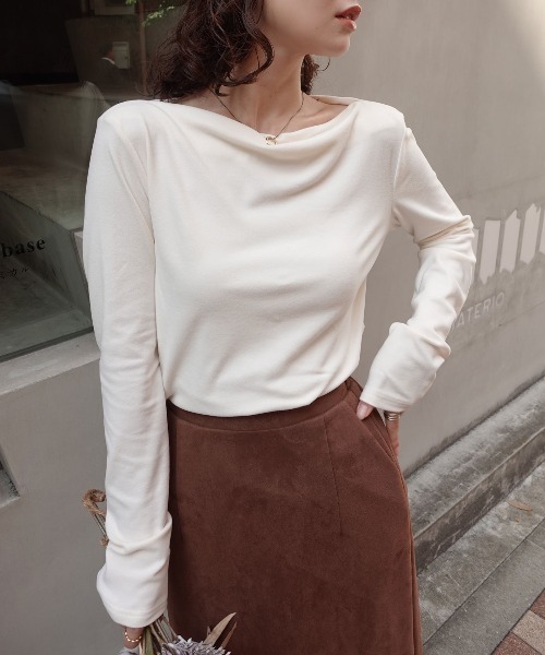 CORNERS(コーナーズ)の「マットベロアボートネックトップス(Tシャツ/カットソー・レディース・ブラウン/ブラック/アイボリー/グレイッシュベージュ・M)」の7枚目の写真